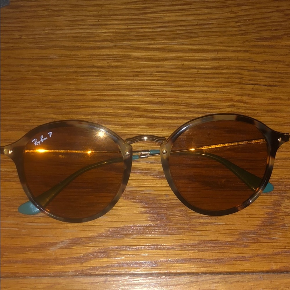 POLARIZED RAY BANS